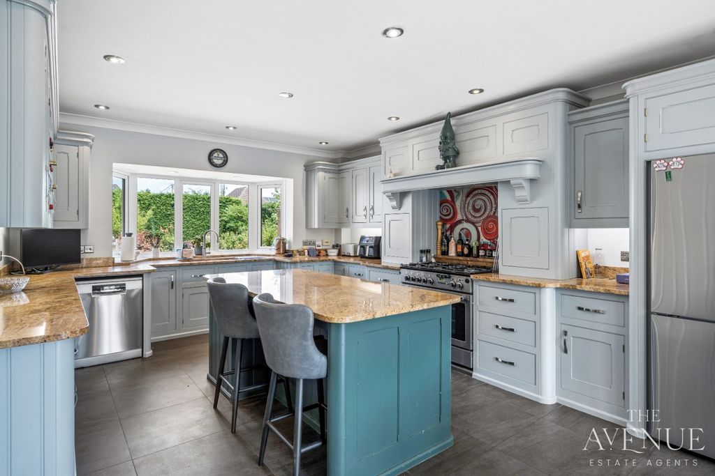Property photo 3 of 25 4799826