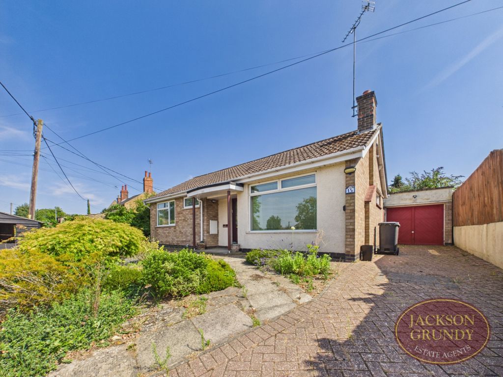 Property photo 1 of 12 Overstone Road