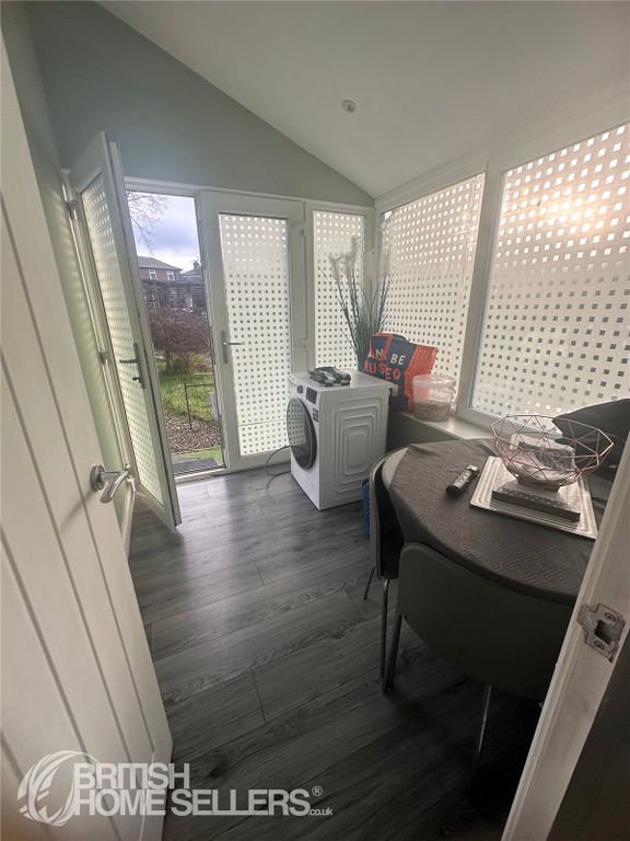 Property photo 2 of 13 Picture No. 16