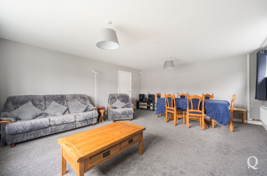 Property photo 3 of 21 5033E47d-44Df-400...