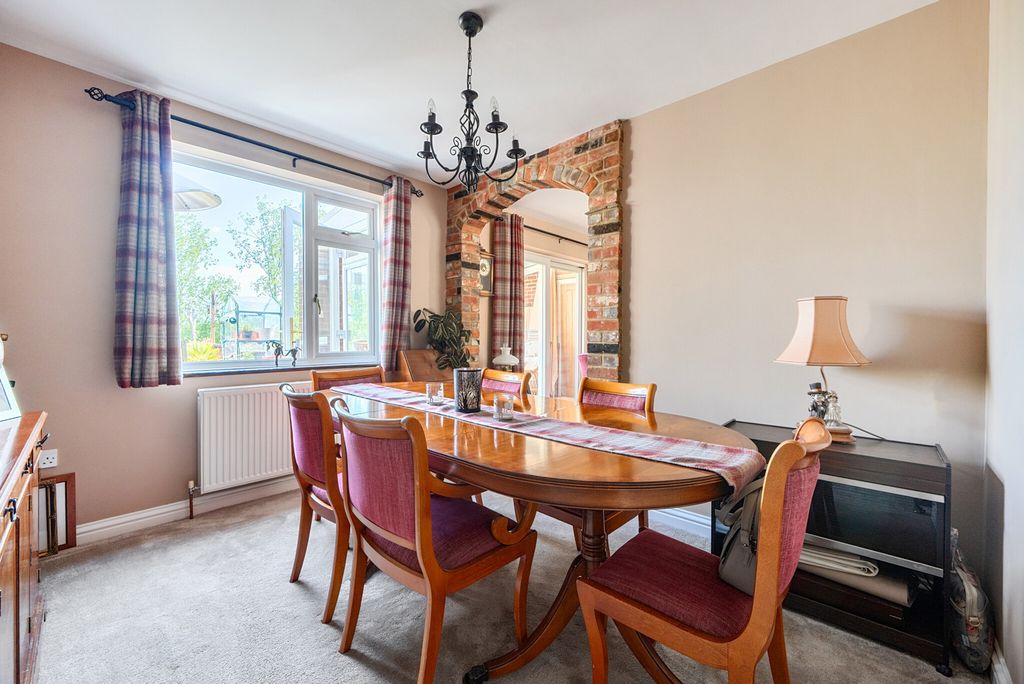 Property photo 3 of 35 1449779-21-69F0Ea...