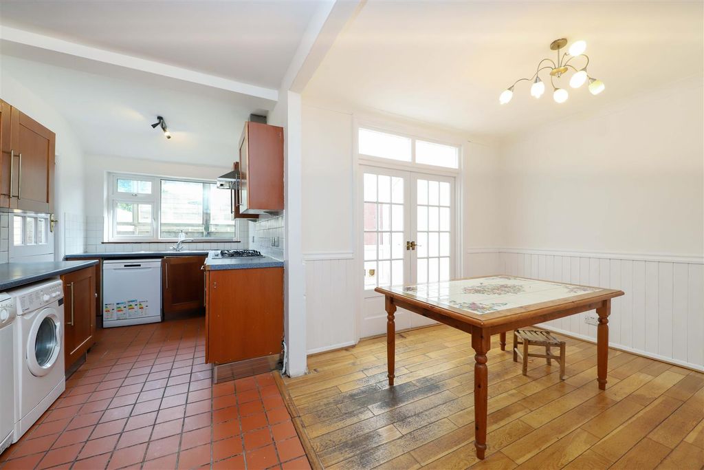 Property photo 3 of 11 Living Room Dining Room