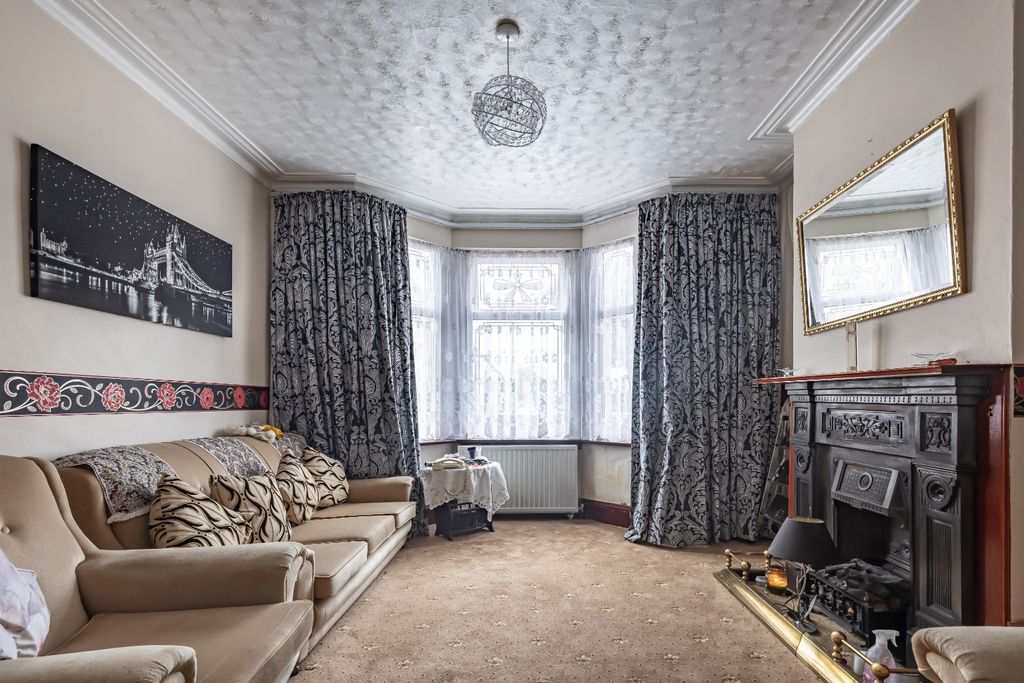 Property photo 2 of 11 4306312