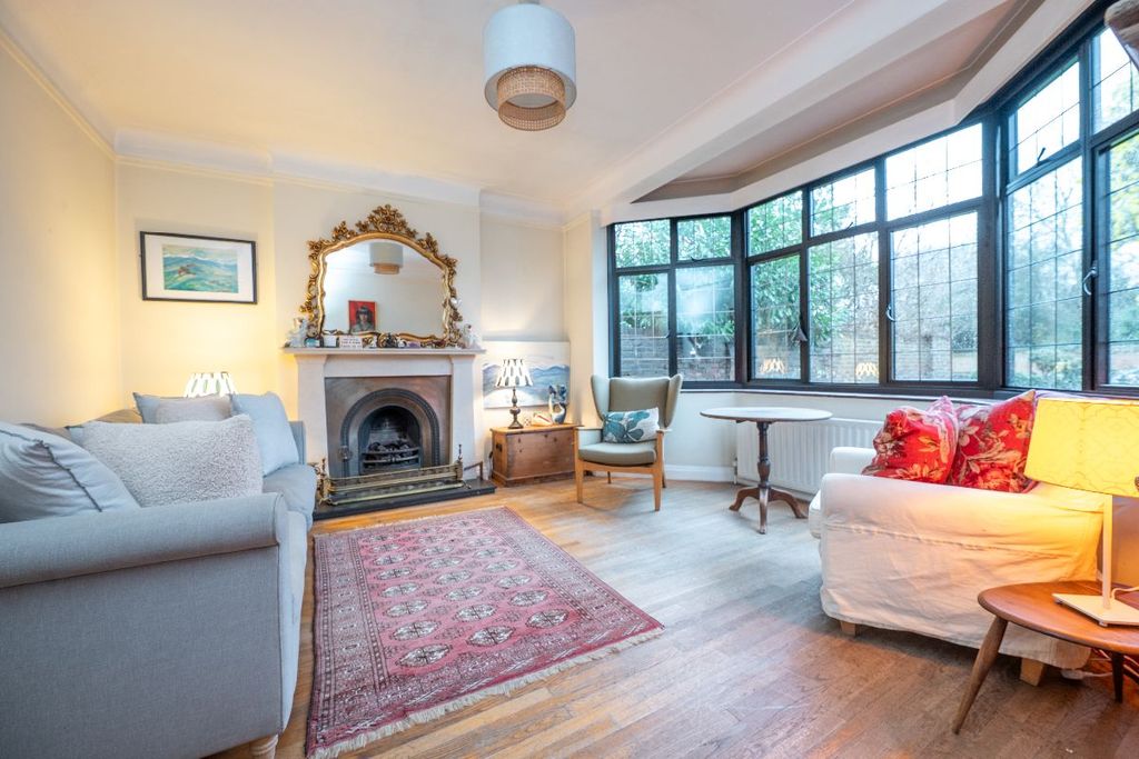 Property photo 2 of 37