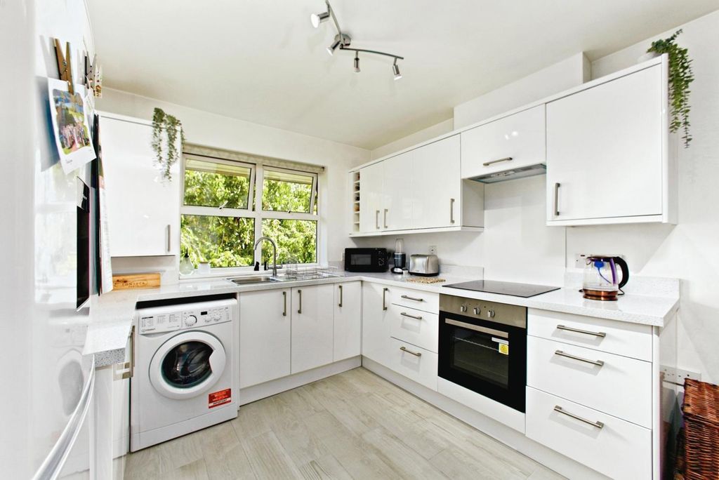 Property photo 2 of 14 Pbox-Img.Jpg