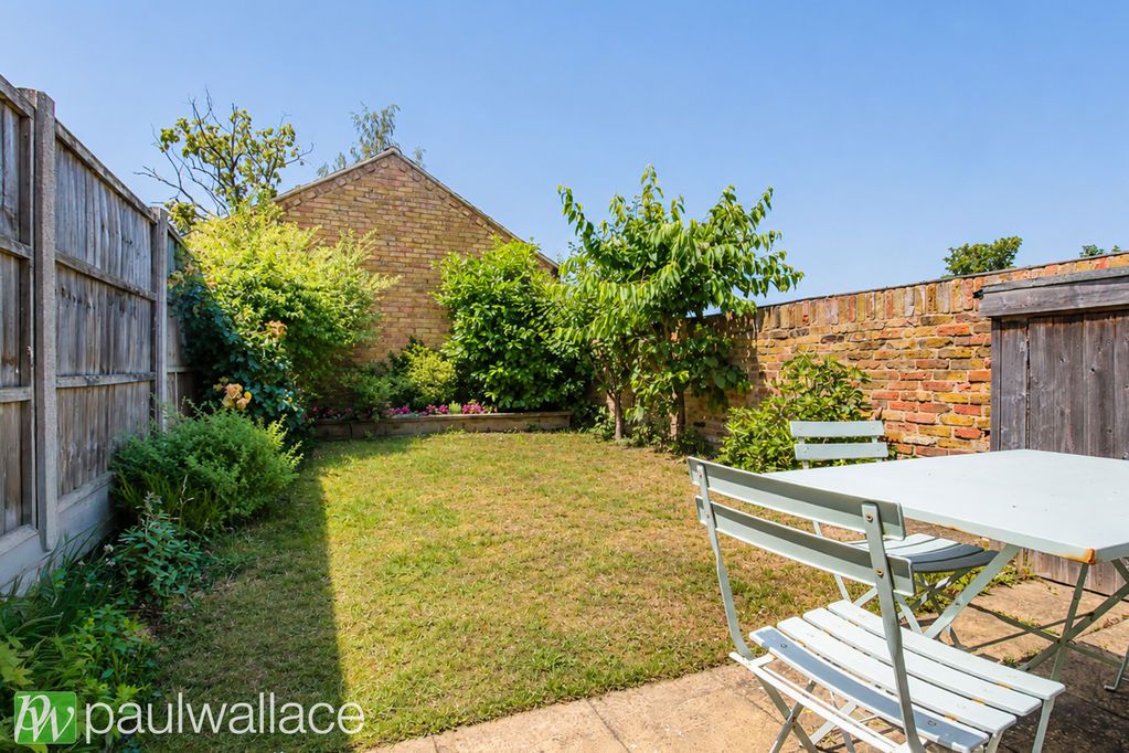 Property photo 3 of 15 West Facing Rear Garden