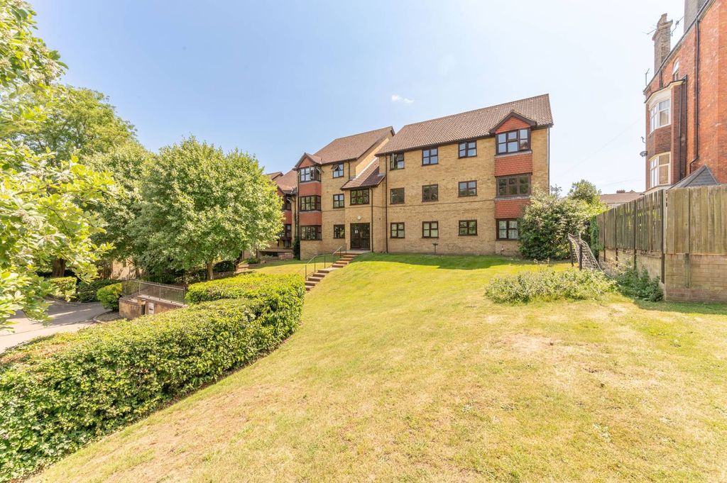 Property photo 3 of 10