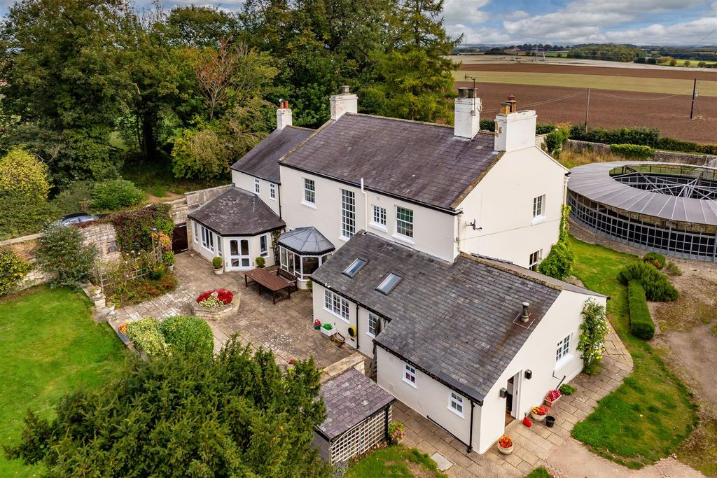 Property photo 3 of 15 Castle Farm-19.Jpg