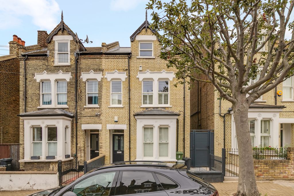 Property photo 2 of 9 Photo 9