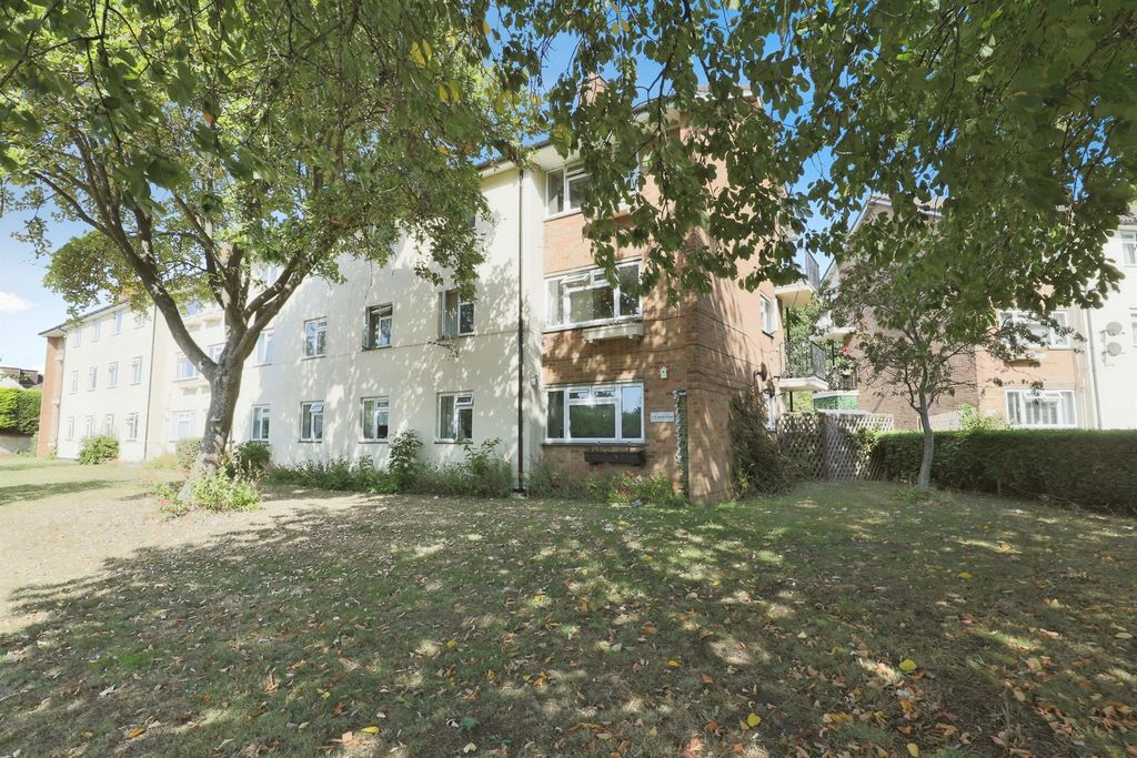 Property photo 2 of 14