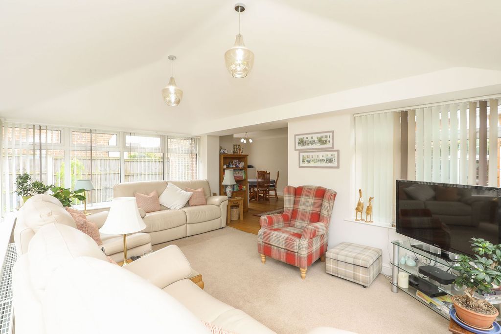 Property photo 2 of 30