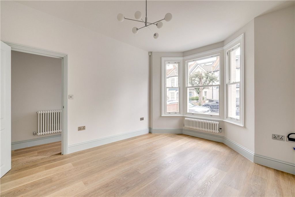 Property photo 2 of 13 Picture No. 03