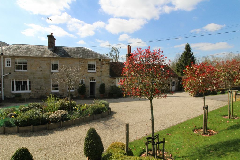 Property photo 1 of 20 Front Image (Main)