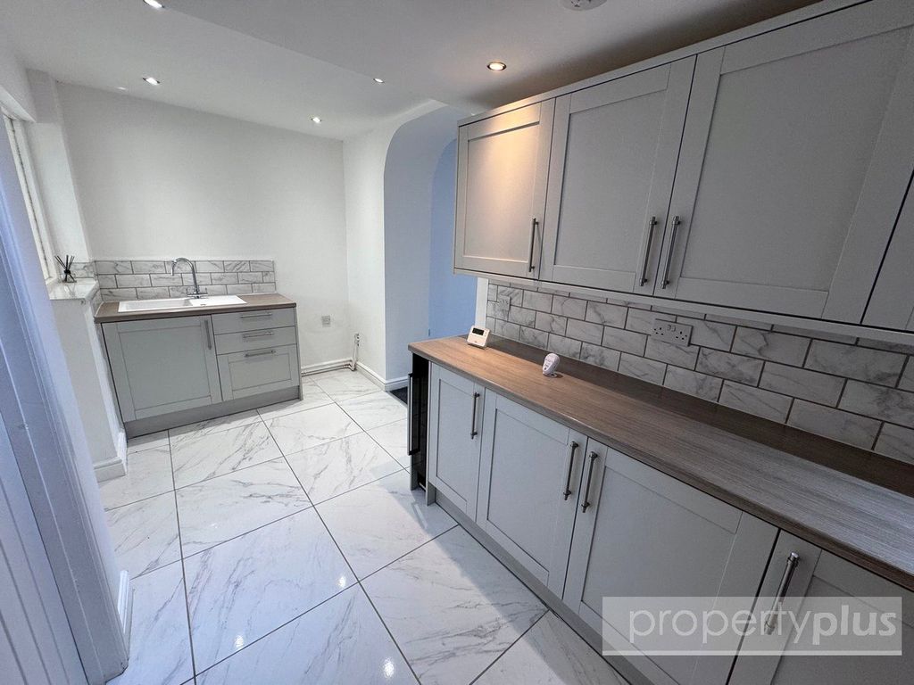 Property photo 3 of 15 Picture No. 12