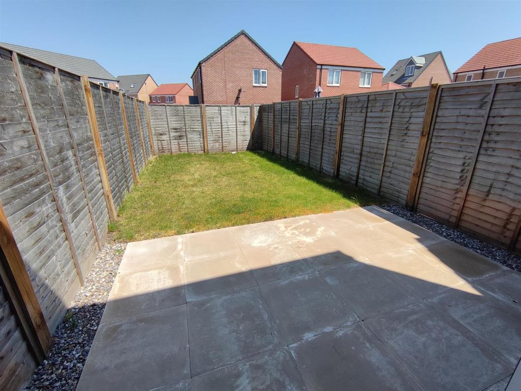 Property photo 3 of 5 8 Ellis Drive Garden.Jpg