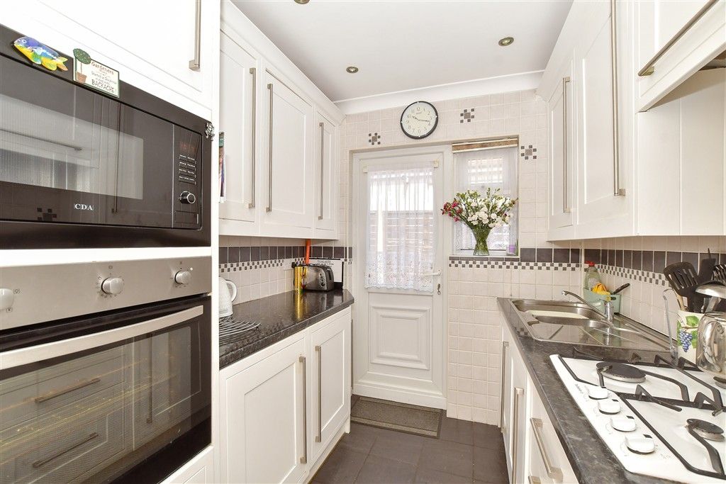Property photo 3 of 14 Kitchen