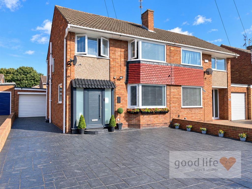 Property photo 1 of 18 20260914_194419930_Iosnursery Road.Jpg