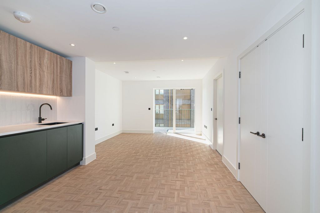 Property photo 3 of 8