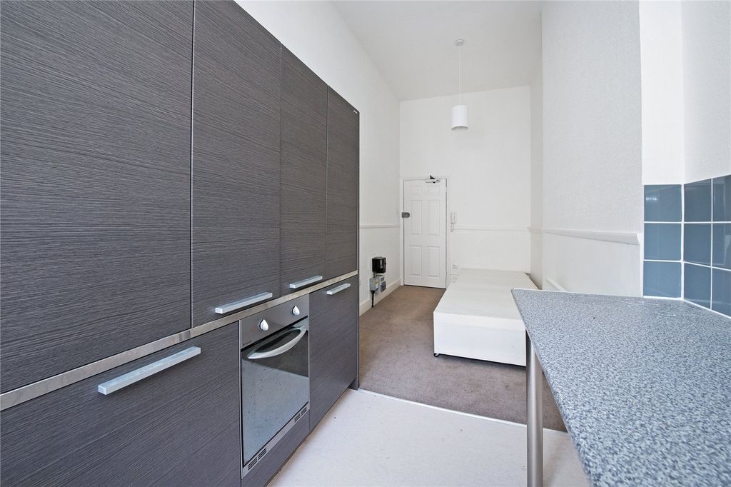 Property photo 2 of 4 Studio Room