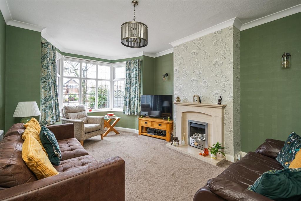 Property photo 2 of 18 8 Upwey Avenue, Solihull_29.Jpg