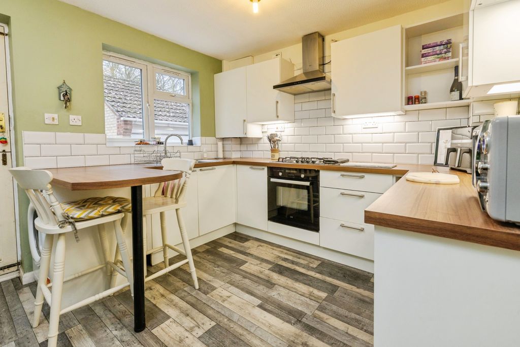 Property photo 3 of 16 2025-12-29-8Ashclose001