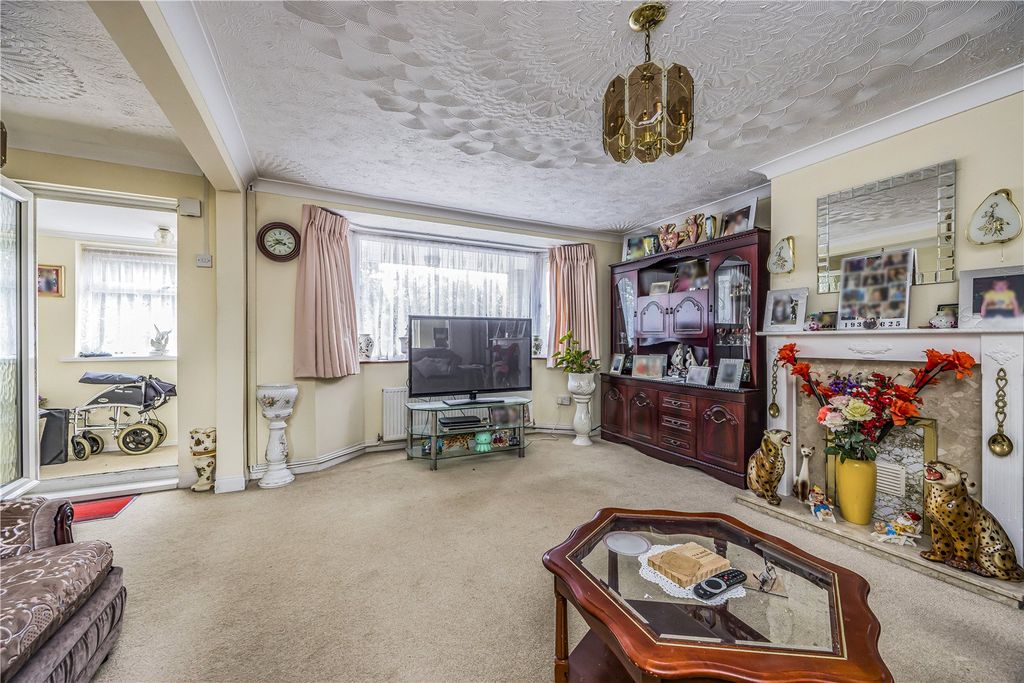 Property photo 2 of 21 Picture No. 12