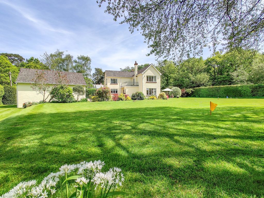Property photo 1 of 32