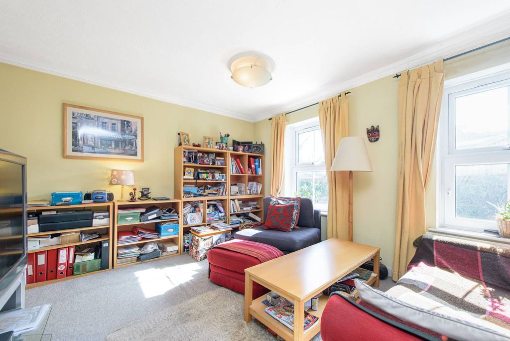 Property photo 3 of 11