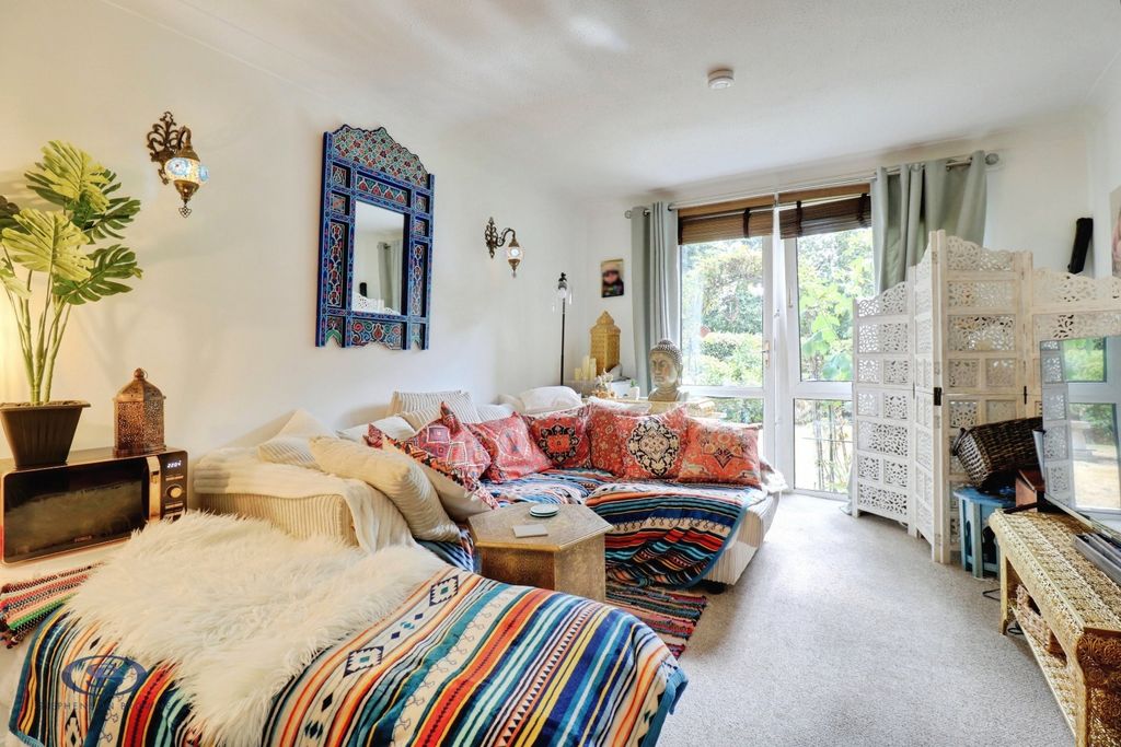Property photo 3 of 12 Pbox-Img.Jpg