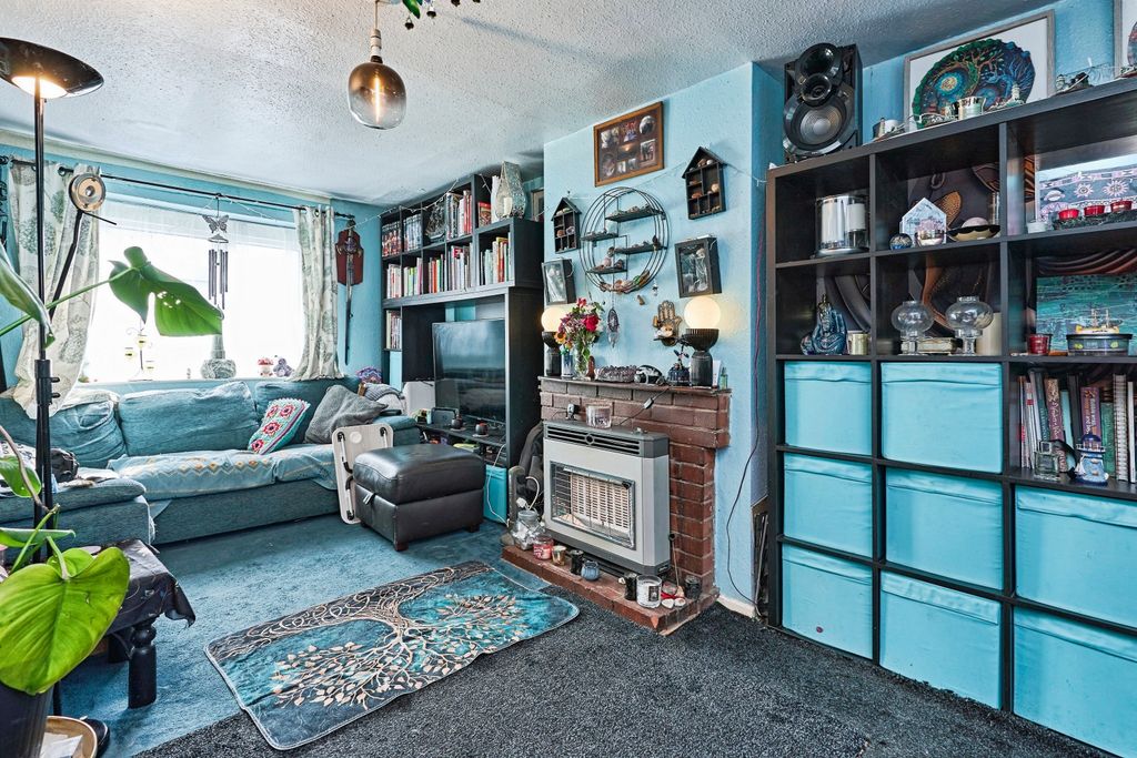 Property photo 2 of 15