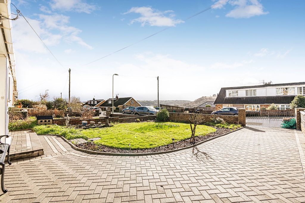 Property photo 2 of 38