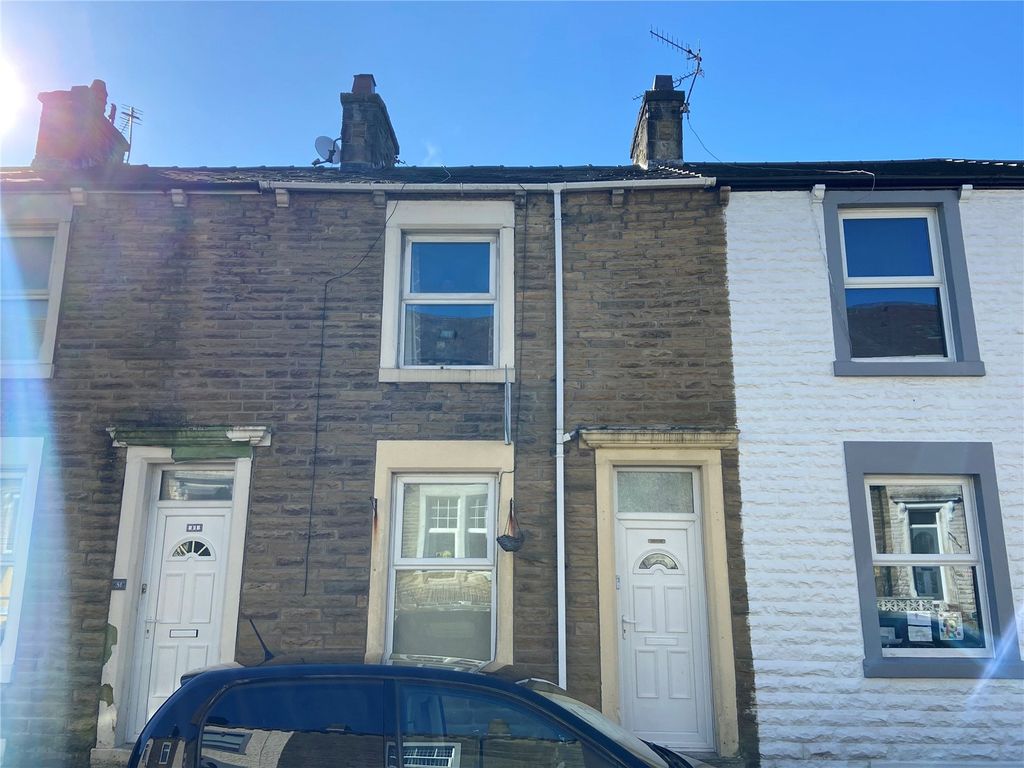 Property photo 1 of 8 Front