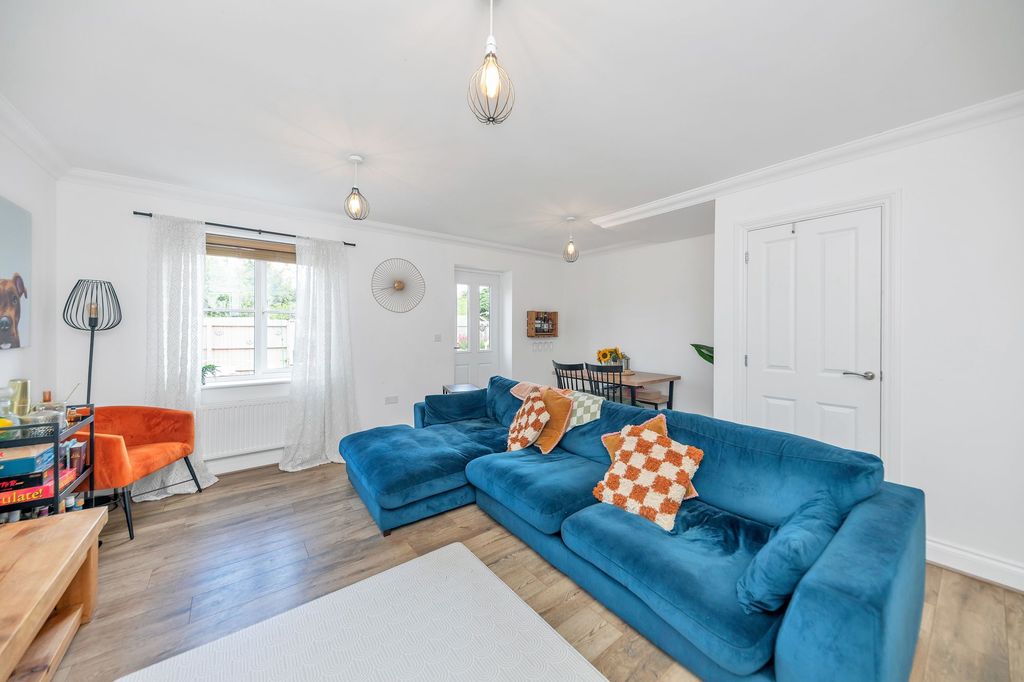 Property photo 2 of 19