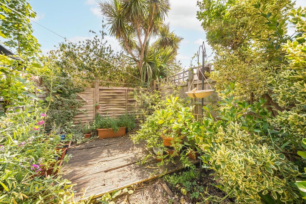 Property photo 2 of 7