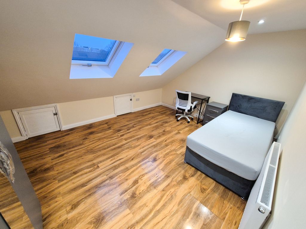 Property photo 1 of 8 Photo 2