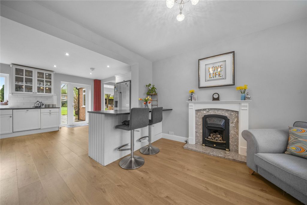 Property photo 3 of 31 Picture No. 10