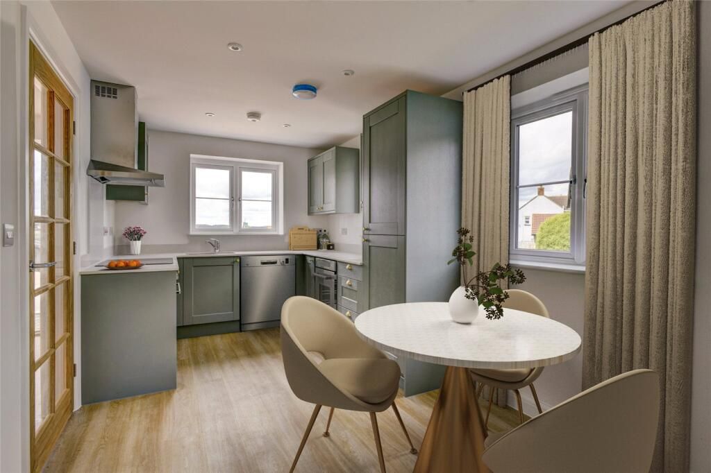 Property photo 3 of 9 Kitchen / Dining Area