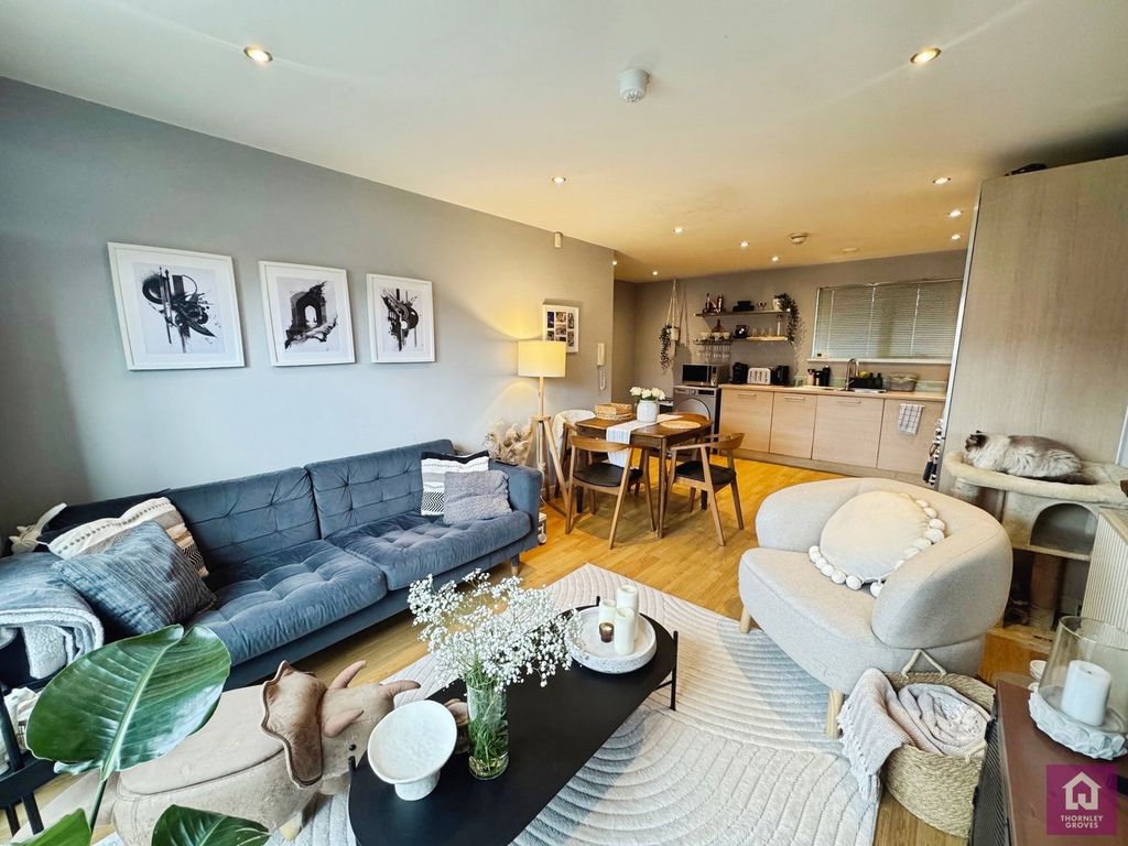 Property photo 2 of 14 Pbox-Img.Jpg