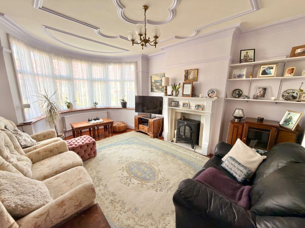 Property photo 3 of 22