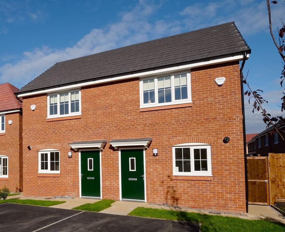 Property photo 1 of 6 Walbrook Front External Difrent.Jpg