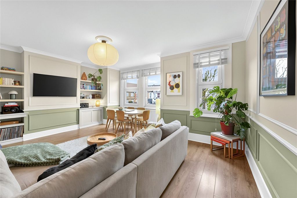 Property photo 2 of 22 Picture No. 20