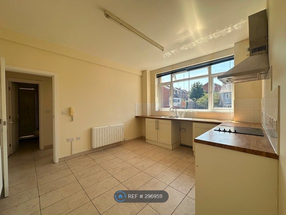Property photo 2 of 5 Kitchen
