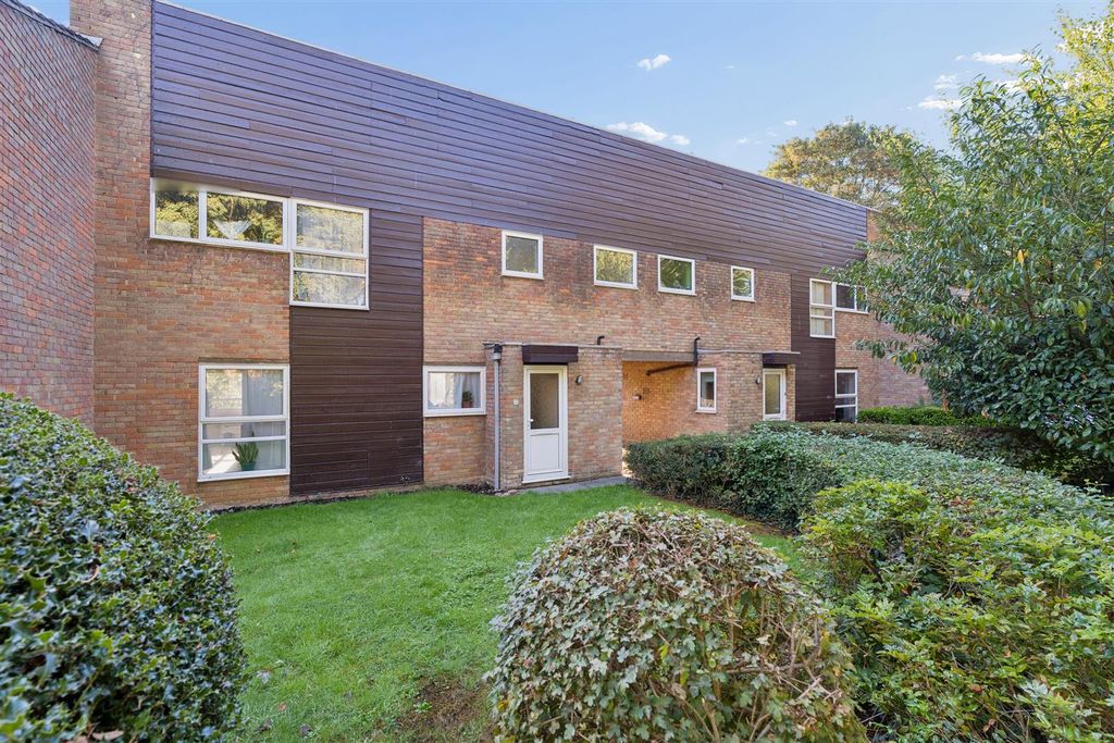 Property photo 1 of 17 3 Foxbury-Hr3.Jpg