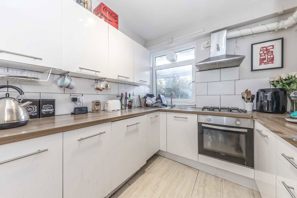 Property photo 1 of 5