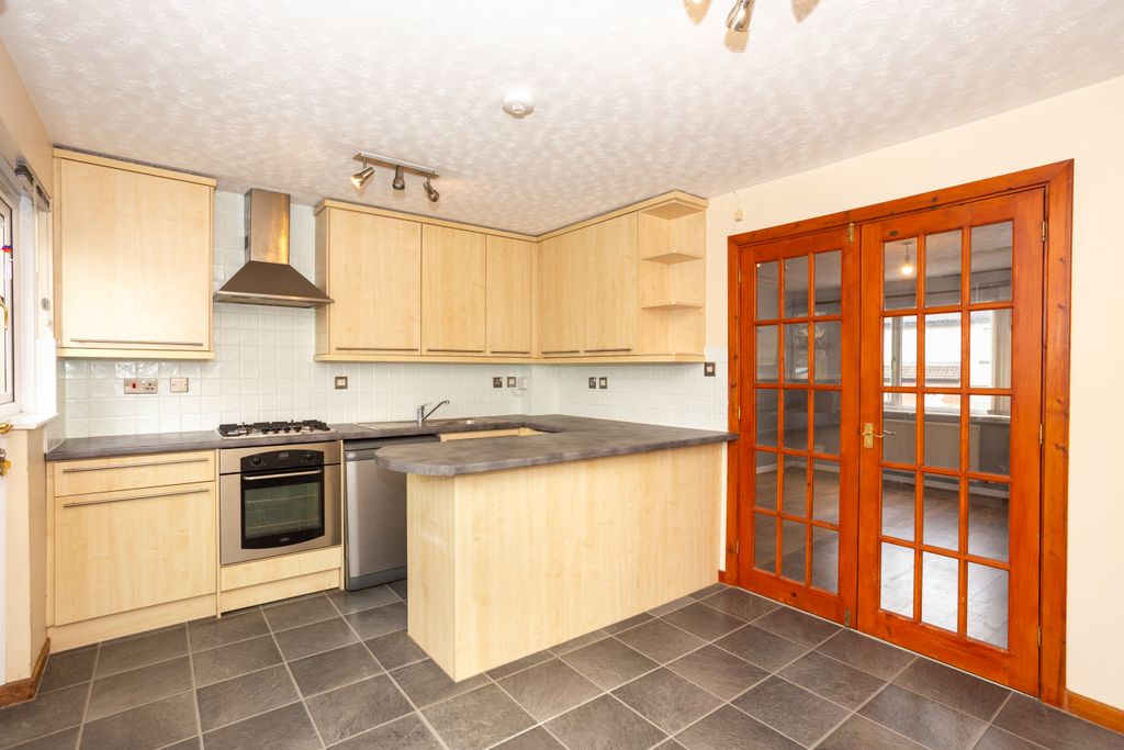 Property photo 2 of 22 Kitchen/Diner