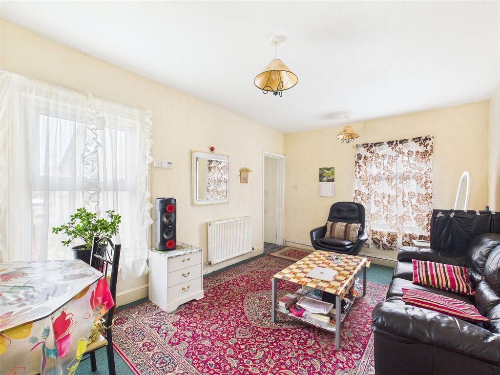 Property photo 2 of 8 Picture No. 06