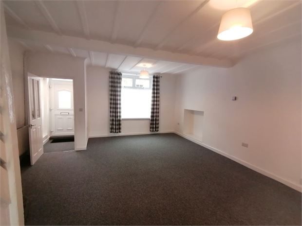 Property photo 2 of 14 Lounge