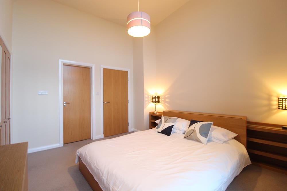 Property photo 1 of 14 Bedroom 3 (Master)