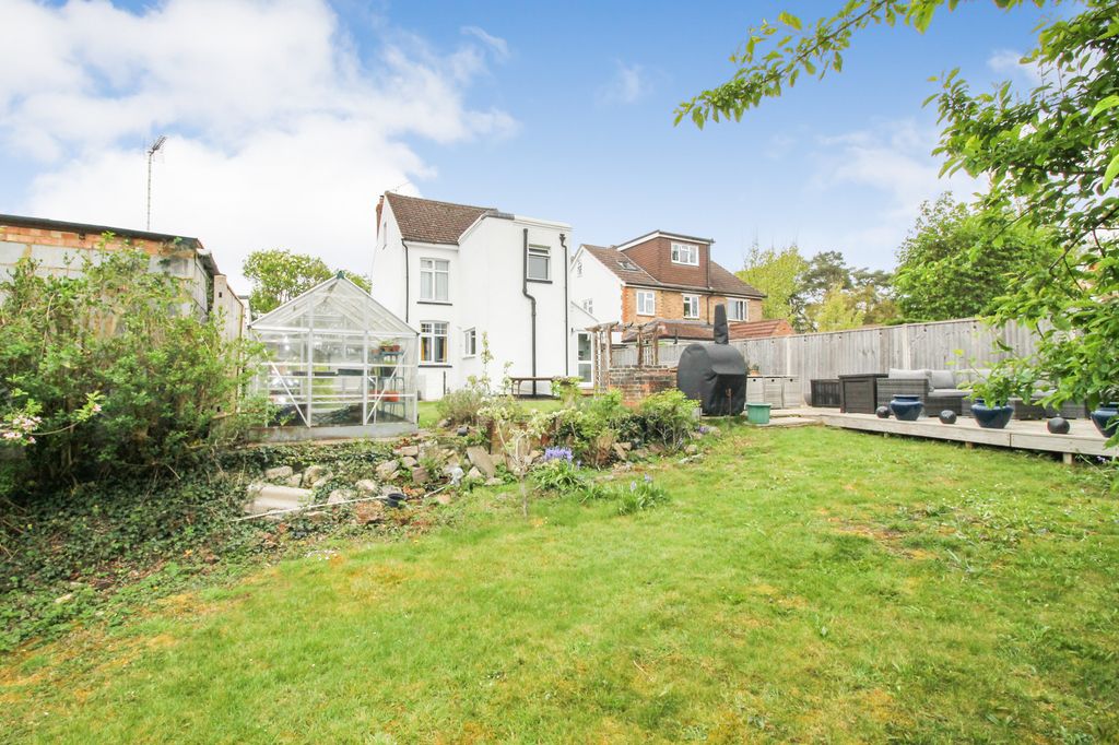 Property photo 2 of 21