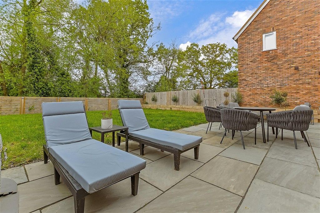 Property photo 1 of 12 Patio / Decking